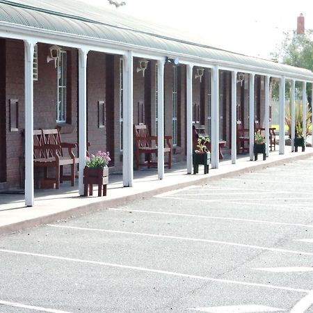 Bairnsdale Tanjil Motor Inn Dış mekan fotoğraf