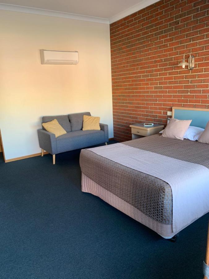 Bairnsdale Tanjil Motor Inn Dış mekan fotoğraf