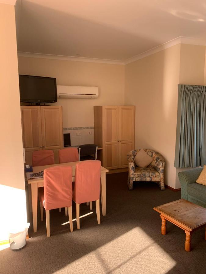 Bairnsdale Tanjil Motor Inn Dış mekan fotoğraf