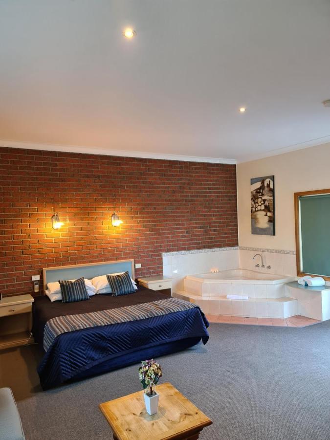 Bairnsdale Tanjil Motor Inn Dış mekan fotoğraf