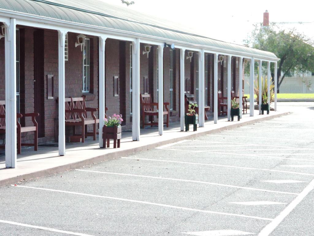 Bairnsdale Tanjil Motor Inn Dış mekan fotoğraf