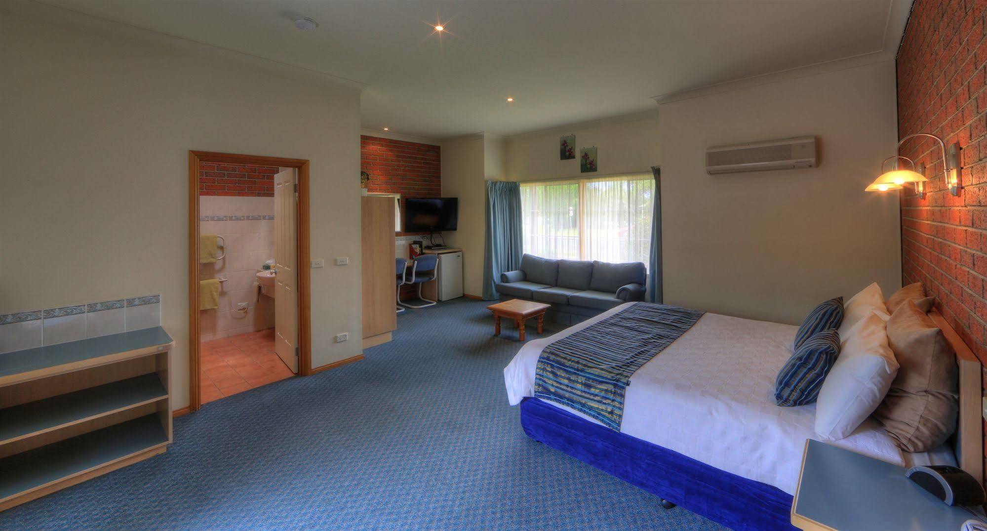 Bairnsdale Tanjil Motor Inn Dış mekan fotoğraf