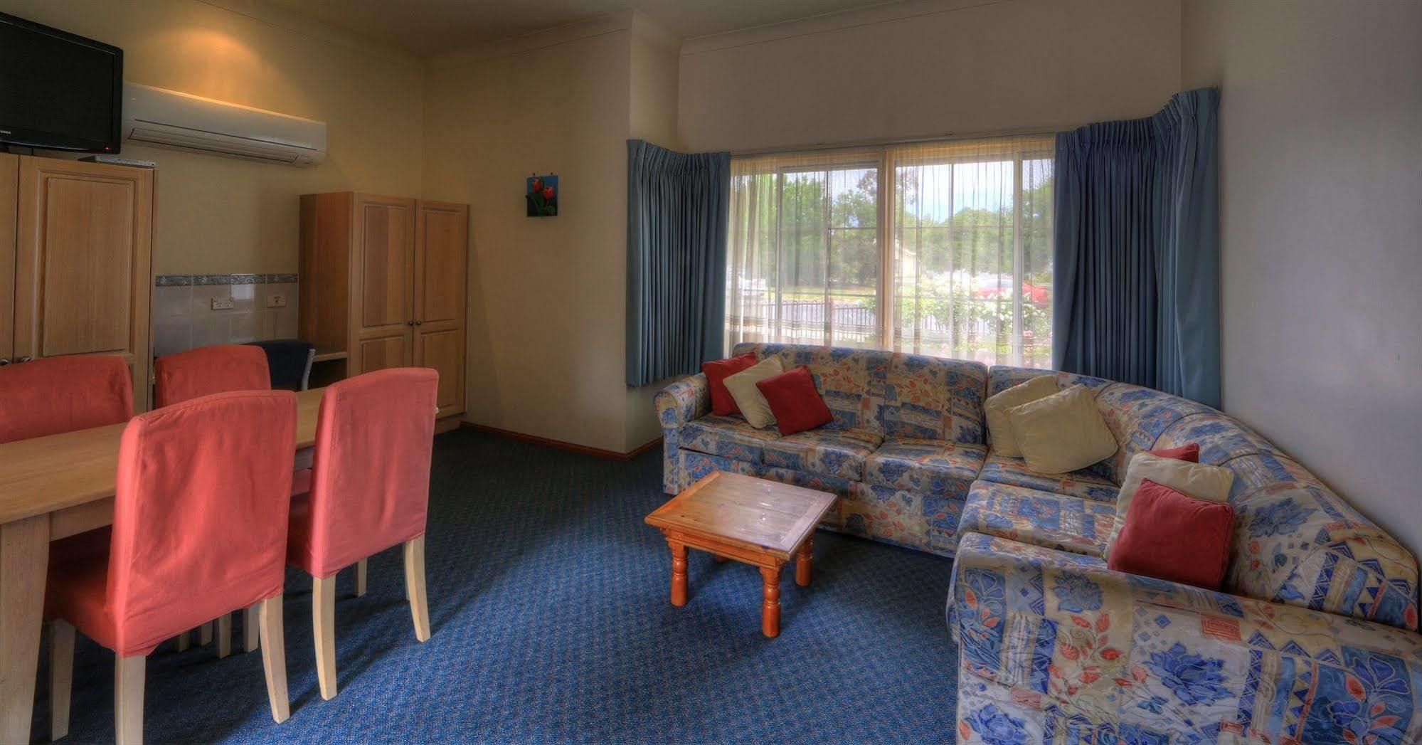 Bairnsdale Tanjil Motor Inn Dış mekan fotoğraf