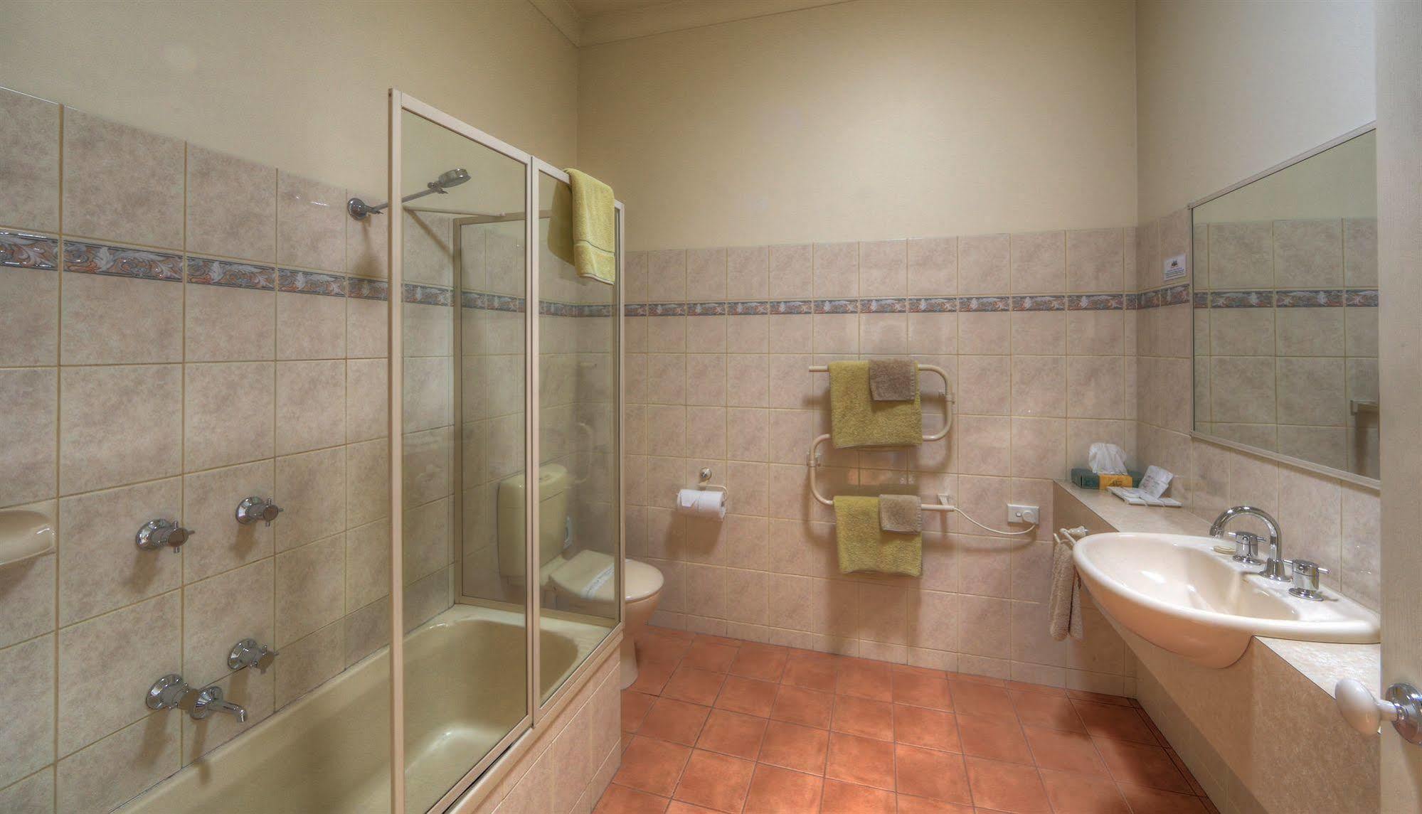 Bairnsdale Tanjil Motor Inn Dış mekan fotoğraf