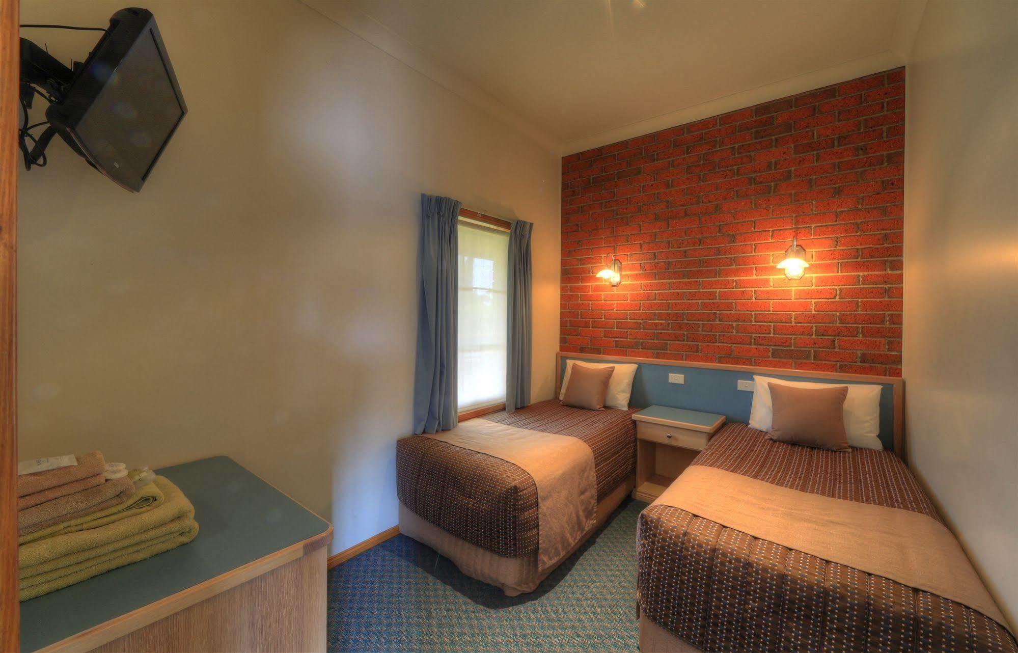 Bairnsdale Tanjil Motor Inn Dış mekan fotoğraf