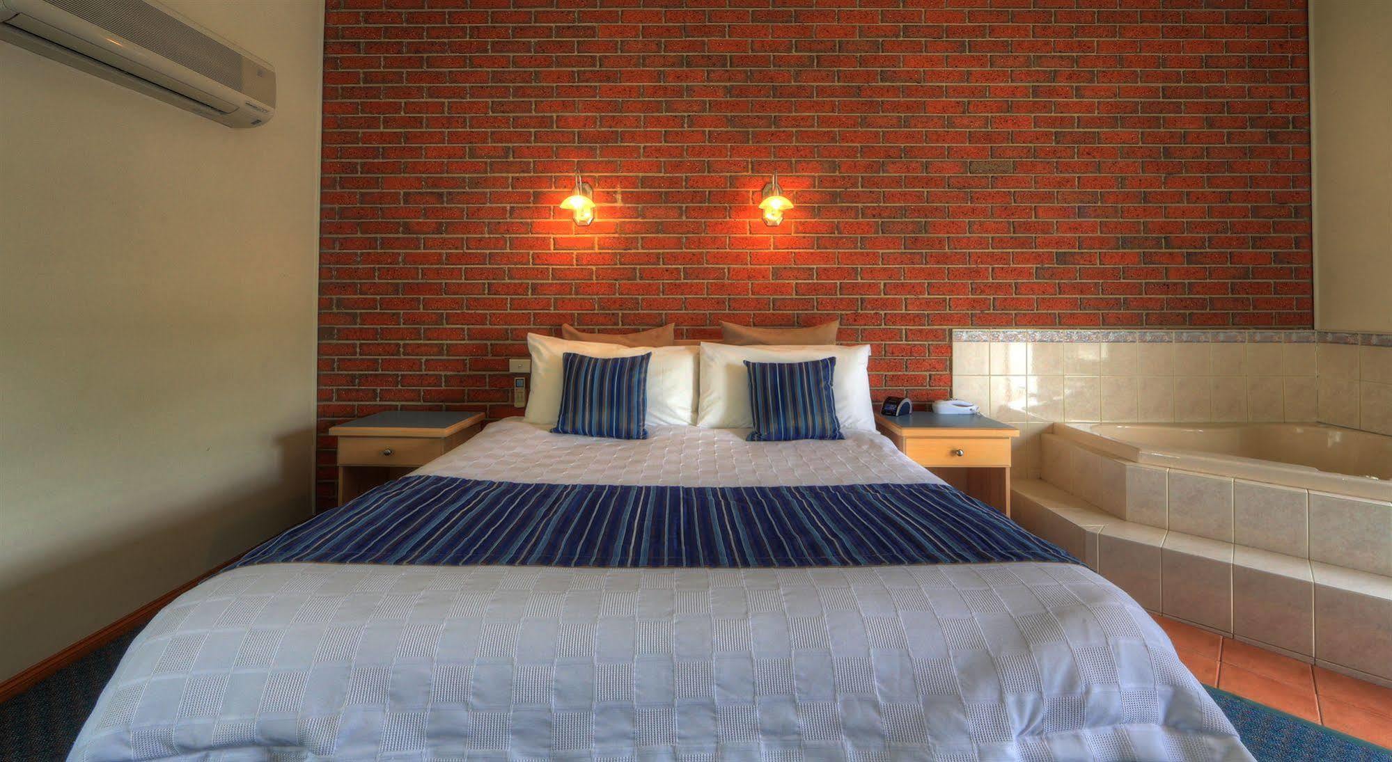 Bairnsdale Tanjil Motor Inn Dış mekan fotoğraf